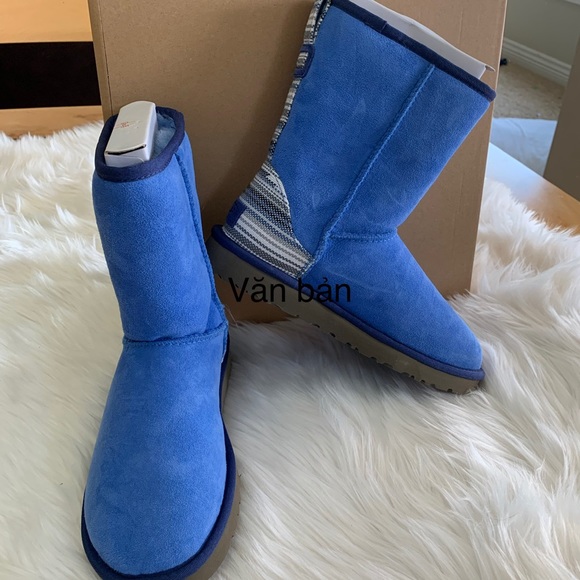 Ugg boots size 8 - Picture 3 of 5